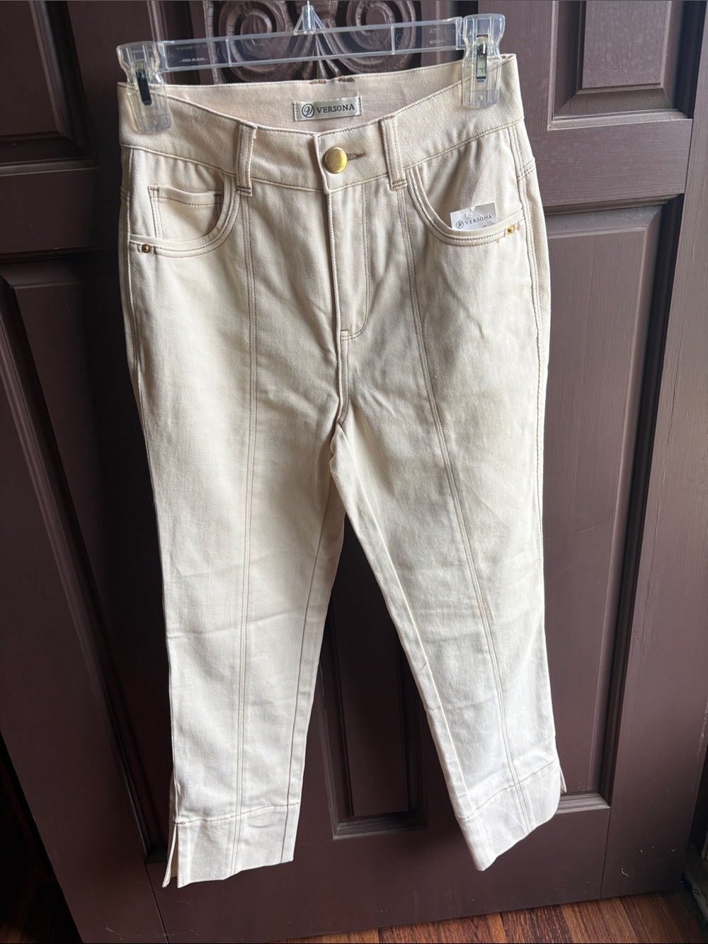 Versona Cream High-Rise Cropped Trousers with Gold Accents